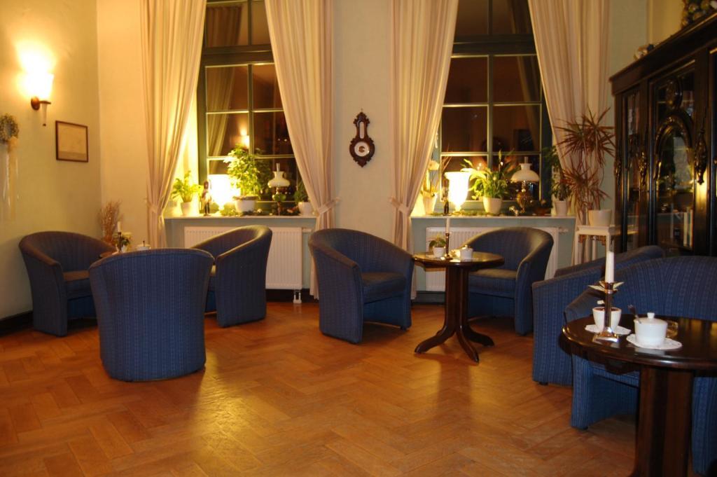 Gutshaus Redewisch Hotel & Restaurant Boltenhagen  Exterior photo